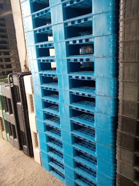 plastic & wooden pallets available 1