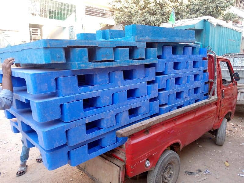 plastic & wooden pallets available 9