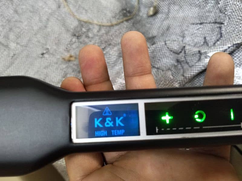 Professional K&K Digital Straightner 2