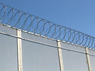 install chain link fence razor wire barbed wire security mesh  jali 0