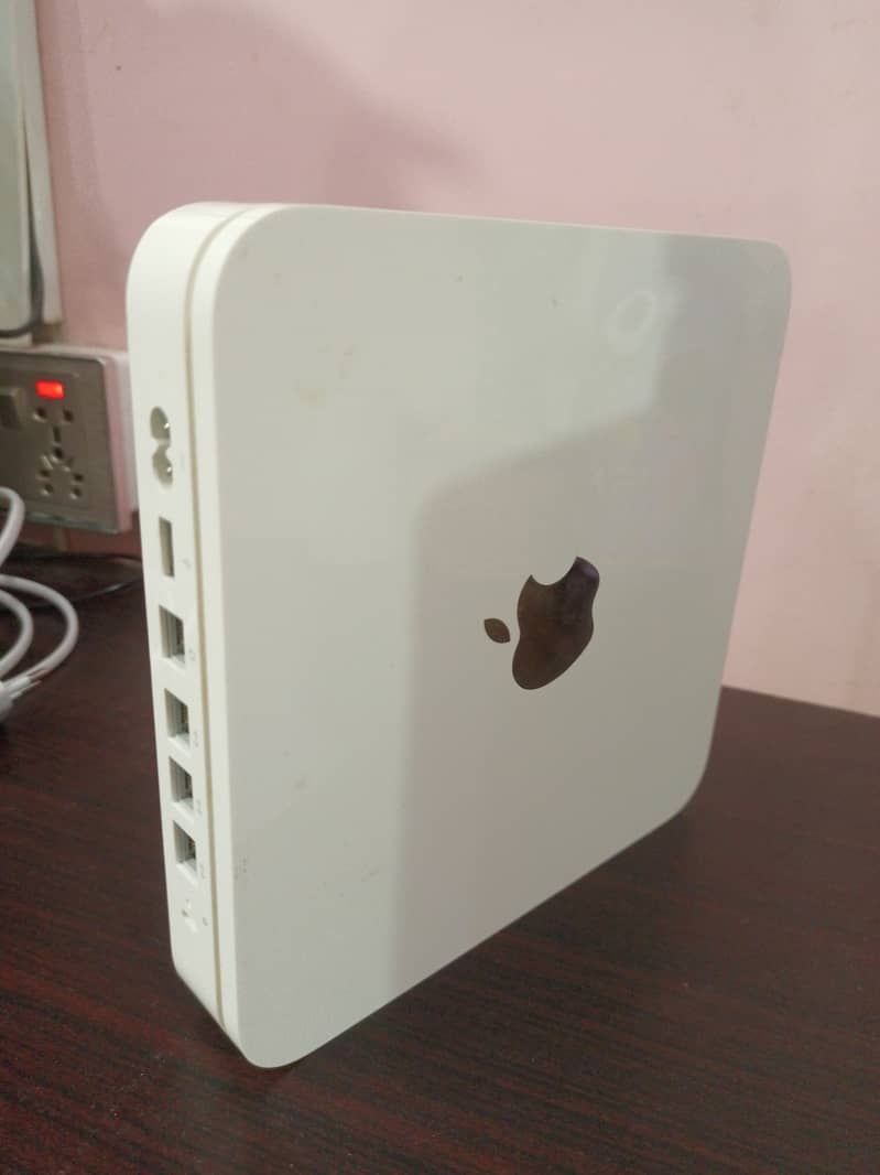 Apple AirPort Time Capsule 802.11n Wifi Hard Drive 1