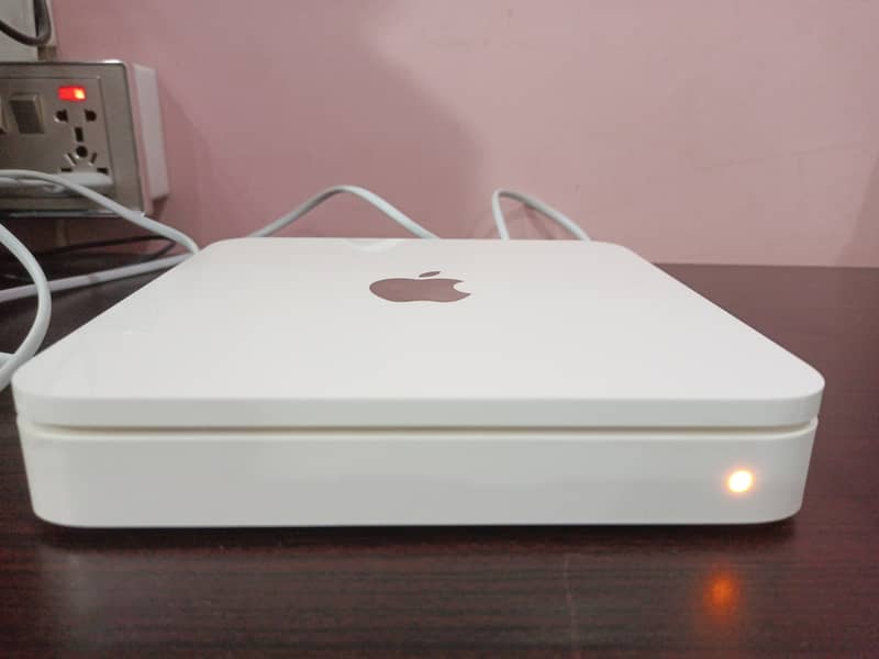 Apple AirPort Time Capsule 802.11n Wifi Hard Drive 0