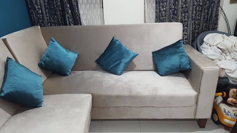 New L shape 6 seater sofa with 6 cushions for sale 3