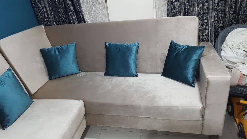 New L shape 6 seater sofa with 6 cushions for sale 13