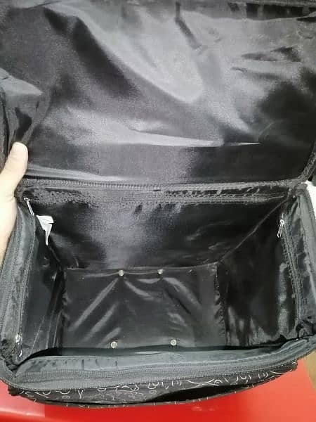 Black Wheeled Trolley bag, Imported 6
