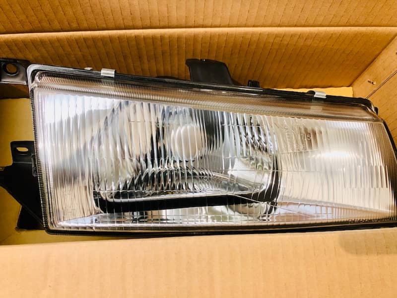 Hyundai excel head lights (03228024104) 0