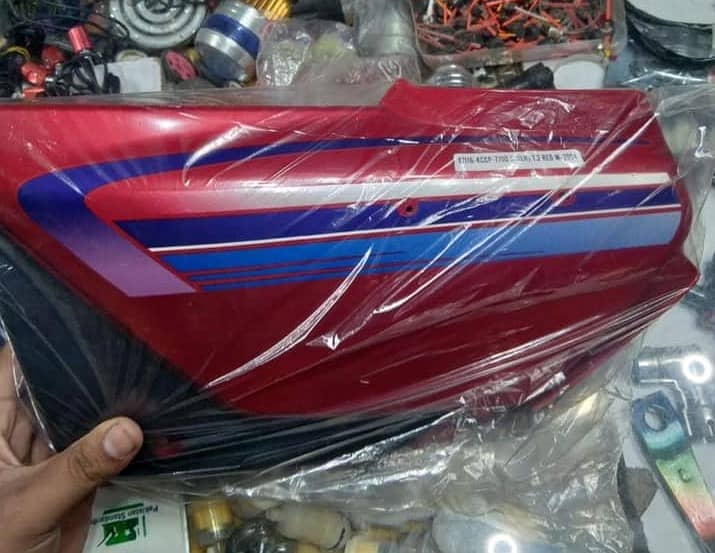 Honda Cd 100 Side covers 2004 model 0