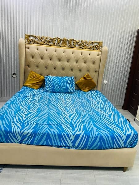 Heavy Solid bed for sale Crown bed 0