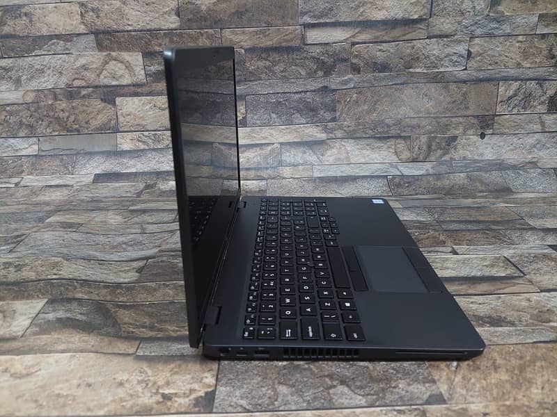 Dell Latitude 5500 Core i5 Laptop RAM 16 GB DDR4 ‎256 GB SSD 7