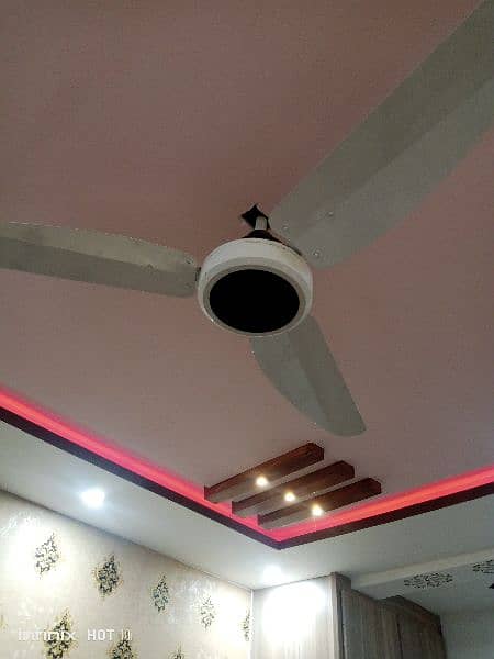 ceiling fan in good condition 0