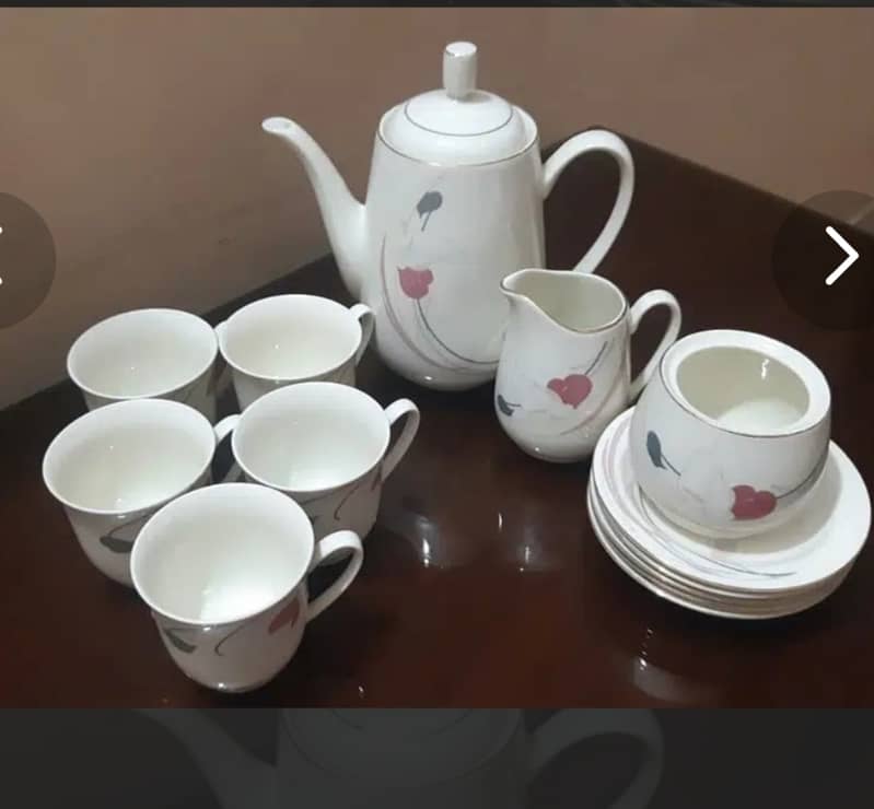 Tea set and half dinner set Made by ROYAL OF JAPAN 0