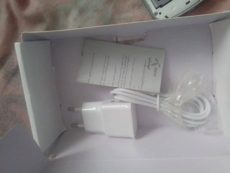 Sumsung galaxy trand iii mobile for sale just open box 3