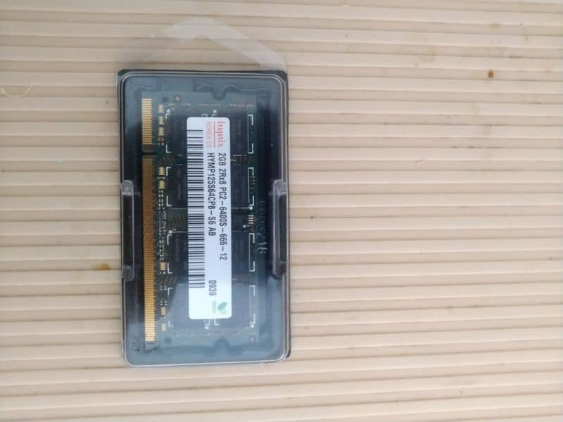 Hynix Korea 03: 2GB 2Rx8 PC2/DDr2-6400S-12 ram for laptop 0