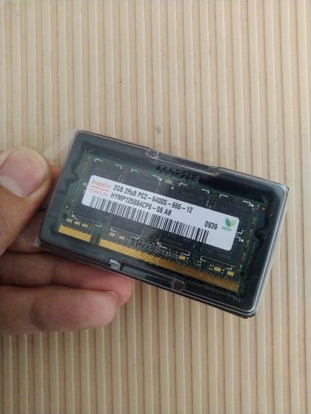 Hynix Korea 03: 2GB 2Rx8 PC2/DDr2-6400S-12 ram for laptop 1
