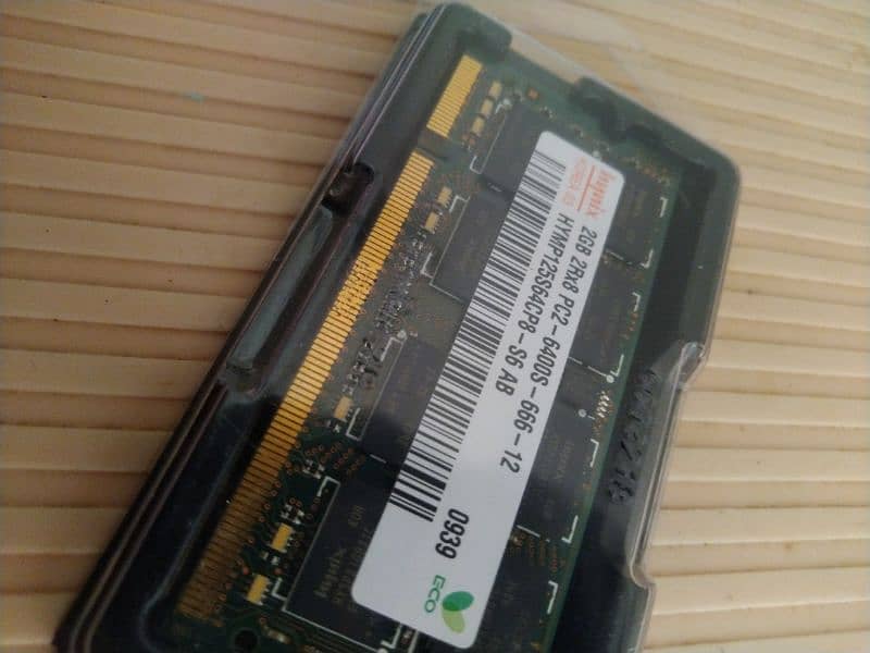 Hynix Korea 03: 2GB 2Rx8 PC2/DDr2-6400S-12 ram for laptop 2