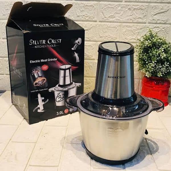 Silver Crust UK Brand Meat and Vegetable Chopper. 0
