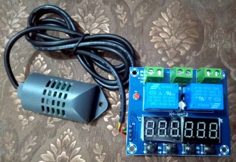 Temperature and humidity controller (xh m452) 1