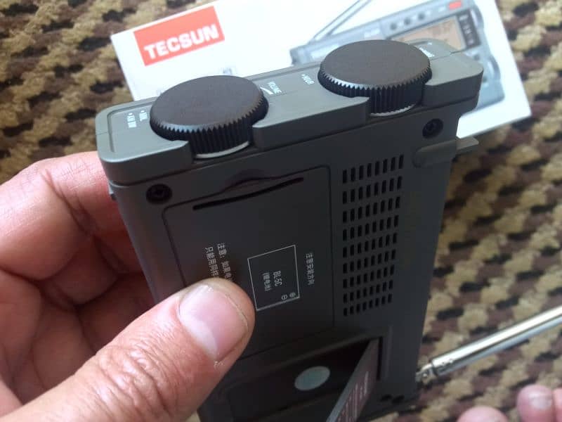 Tecsun PL-320 Digital Radio Brand New with Full Box 9