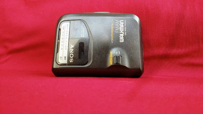 vintage sony walkman Old is gold 1