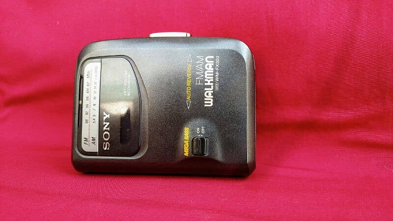 vintage sony walkman Old is gold 2