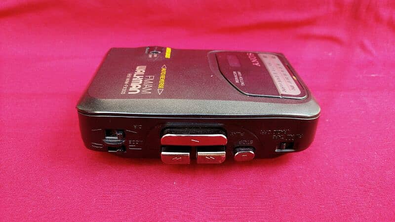 vintage sony walkman Old is gold 12