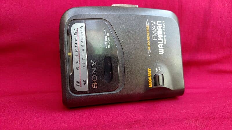 vintage sony walkman Old is gold 14