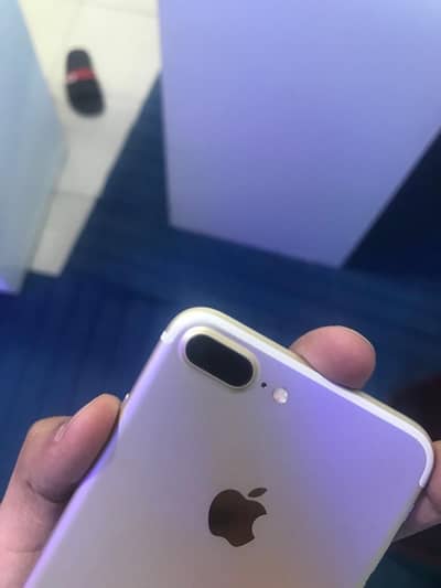 7 plus, 128gb Gold color. . Pack board no any repairing