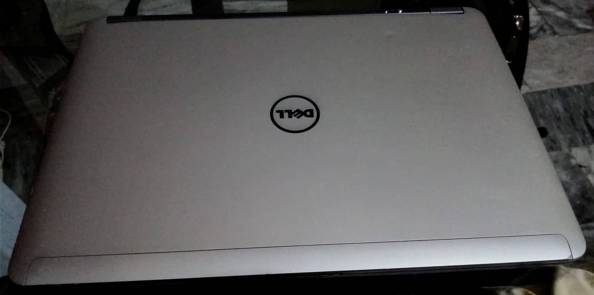 Dell LATTITUDE E6640 i5 4th gen 0