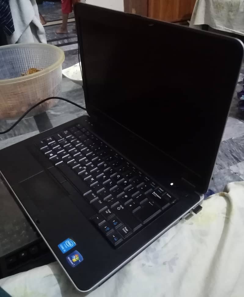 Dell LATTITUDE E6640 i5 4th gen 2