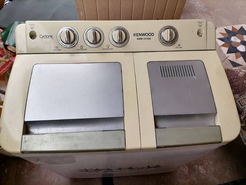 kenwood Machine with dryer. 2 in 1 1