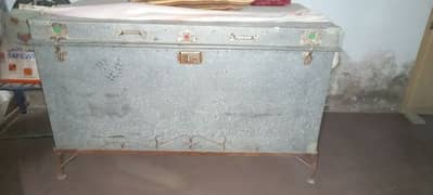 Metal Storage Box (Paiti)