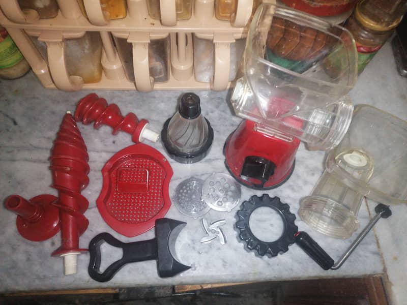 Meat Chopper with all accessories 8