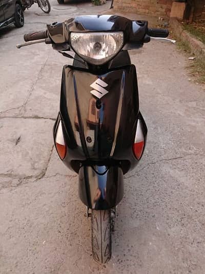 Suzuki scooty 49cc 2022 model all ok no - Scooty & Scooters - 1069290456