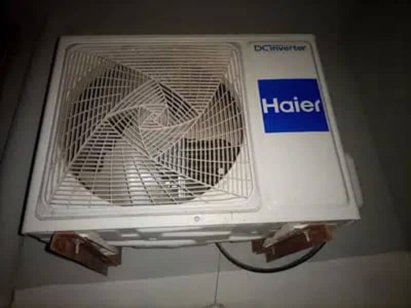Haier 1.5 ton inverter AC heat and cool 1