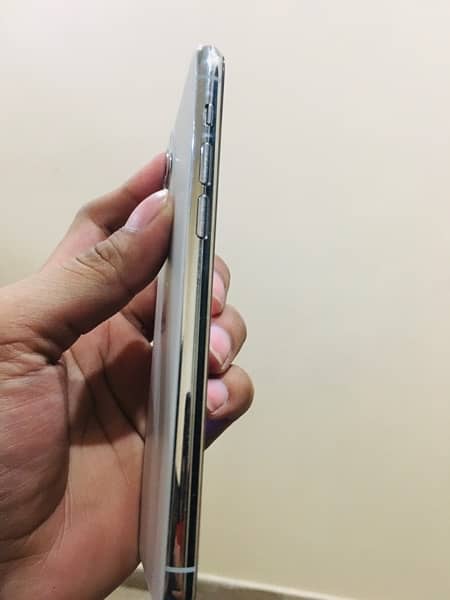 iPhone 11 pro LLA non pta esim non active 03l818l7515 5