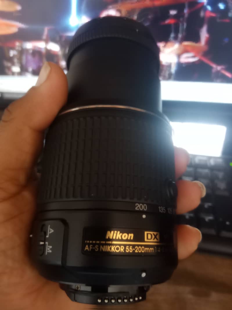 Nikkon D3300 with 55-200mm VR lens 3