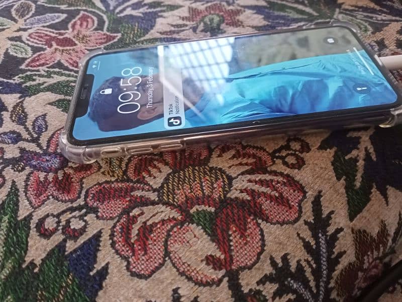 i phone xmax 256 gb no issue all ok. 1