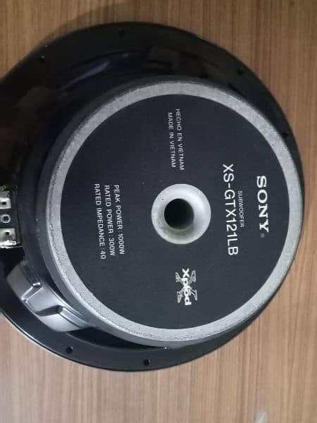 Sony woofer and Sony mono amplifier 1