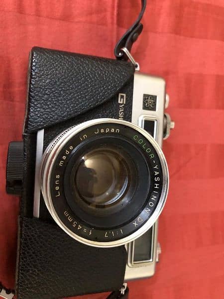 Yashica vintage camera made in japan 1