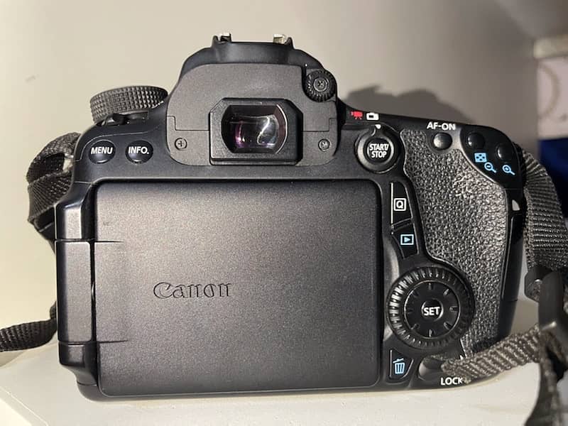 Canon camera EOS 70D (DSLR) forsale. 2