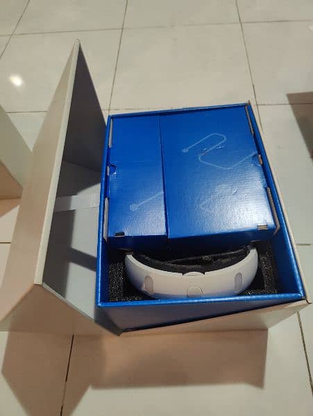 PlayStation VR 1 + 3 Games + PS5 adaptor 2