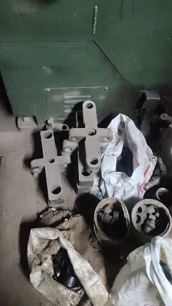 moulding machine repair and spears 4