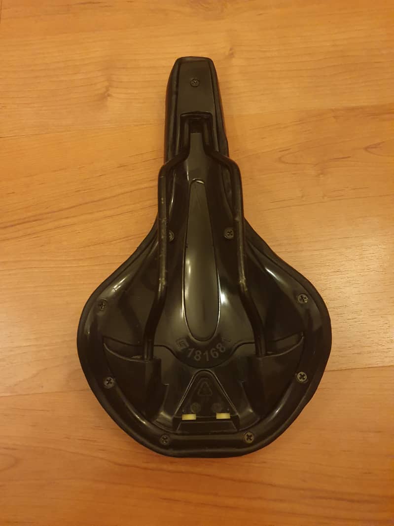 Bicycle Saddle - Black - New 4