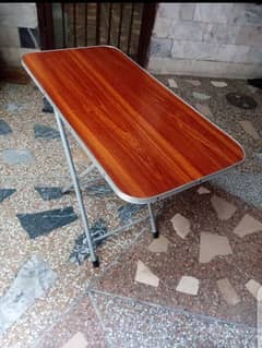 folding table very very good condition