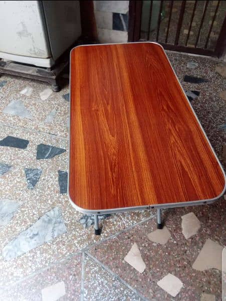 folding table very very good condition 2