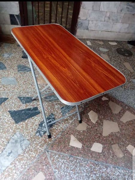 folding table very very good condition 4