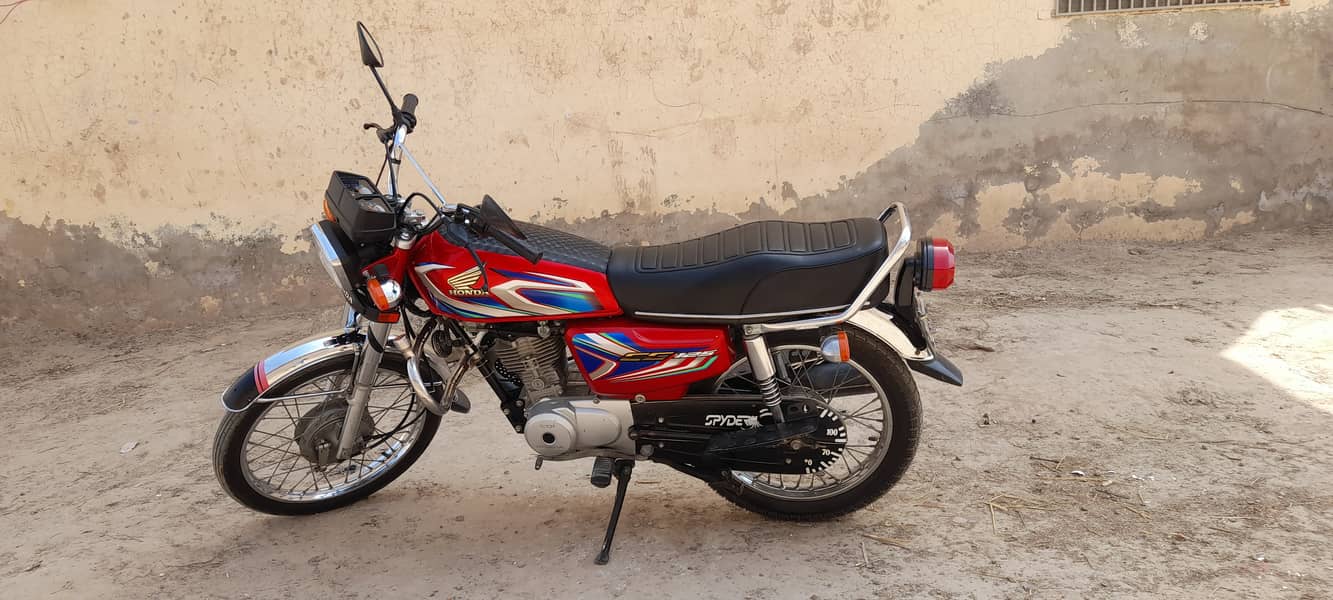 HONDA 125 LUCH & TOTALY ORIGNAL CONDITION 4