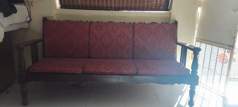 five seaters wood sofa 0