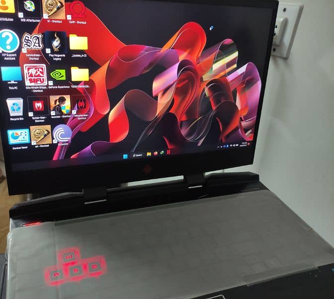 Hp(Omen 15)i7 9th gen Rtx 2060 512gb nvme ssd 3hrBtry 1