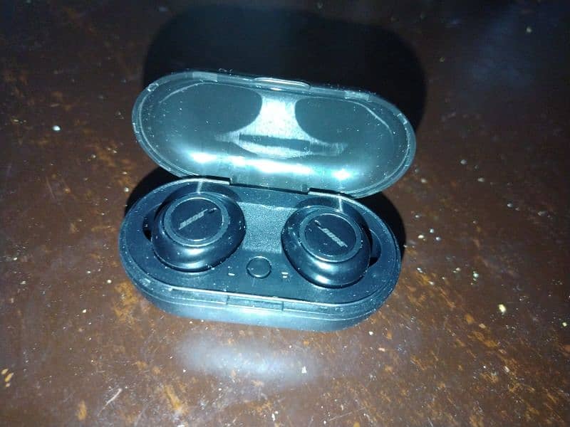 TWS Wireless earphones 10/10 conditions 2